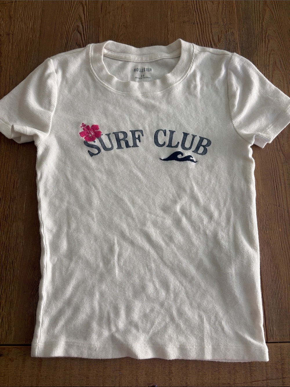 NWOT Hollister White 'Surf Club' Graphic Tee with Pink Hibiscus Accent